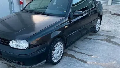 Usata VW Golf Cabriolet Highline 110 CV (80 kW) 1999 Nero Cabrio