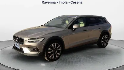 Oro Usata 2019 Volvo V60 CC Business Edition Station wagon | 22.200 € (Buon prezzo)