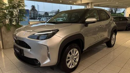 Usata 2024 Toyota Yaris Hybrid Business Edition | 22.990 € (Buon prezzo)