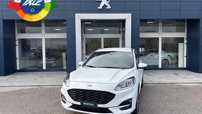 Bianco Usata 2022 Ford Kuga ST-Line SUV | 19.900 € (Buon prezzo)