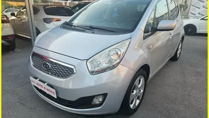 Usata Kia Venga 90 CV (66 kW) 2010 Nero Utilitaria