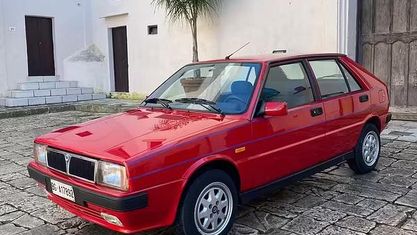 Usata Lancia Delta 78 CV (57 kW) 1990 Rosso Utilitaria