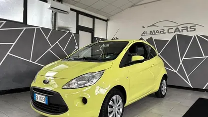Usata Ford Ka 69 CV (50 kW) 2014 Verde Berlina