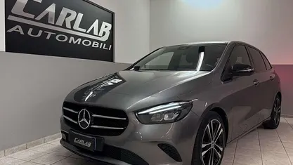 Usata Mercedes B180 136 CV (100 kW) 2020 Grigio Monovolume