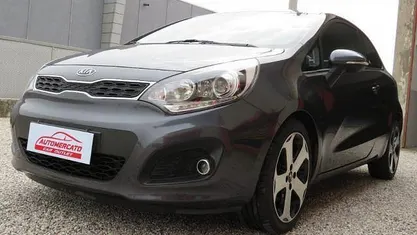 Usata 2012 Kia Rio Tre volumi | 6900 € (Buon prezzo)