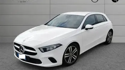 Usata Mercedes A180 Business 116 CV (85 kW) 2020 Bianco Utilitaria