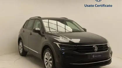 Usata VW Tiguan Life 122 CV (89 kW) 2023 Dolphin grey SUV