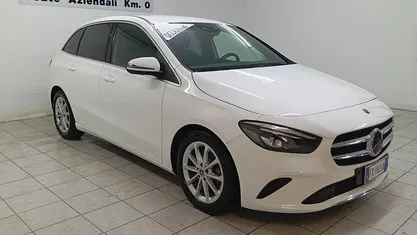 Usata Mercedes B200 150 CV (110 kW) 2019 Bianco Monovolume