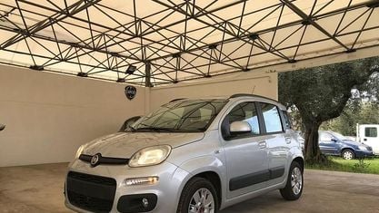 Begagnad Fiat Panda Lounge 70 HK (51 kW) 2020 Silver Halvkombi