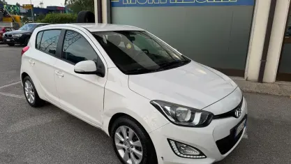 Usata Hyundai i20 Classic 85 CV (62 kW) 2013 Bianco Utilitaria