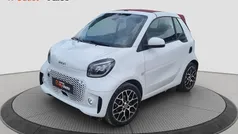 Bianco + tetto rosso Usata 2022 Smart ForTwo Electric Drive Cabrio | 16.900 € (Buon prezzo)