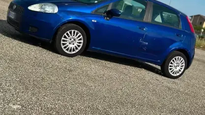 Usata Fiat Grande Punto Active 77 CV (56 kW) 2009 Bluazzurro Utilitaria