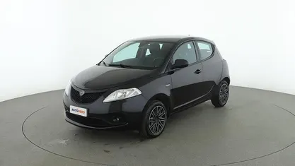 Usata Lancia Ypsilon 69 CV (50 kW) 2020 Nero Utilitaria