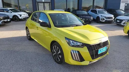 Giallo Usata 2025 Peugeot 208 Style Due volumi | 15.900 € (Buon prezzo)