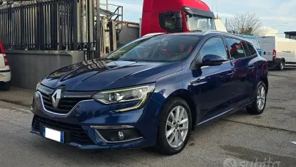 Usata Renault Mégane GrandTour Business 116 CV (85 kW) 2019 Blu Station wagon