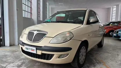 Usata Lancia Ypsilon 80 CV (58 kW) 2005 Beige Utilitaria