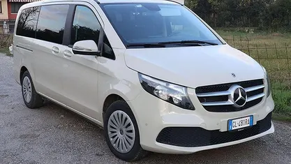 Beige Usata 2022 Mercedes V250 Monovolume | 51.800 € (Buon prezzo)