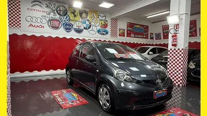 Usata Toyota Aygo Sol 68 CV (50 kW) 2007 Grigio Utilitaria