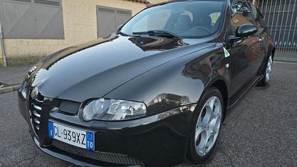 Begagnad Alfa Romeo 147 GTA 250 HK (183 kW) 2003 Svart Halvkombi