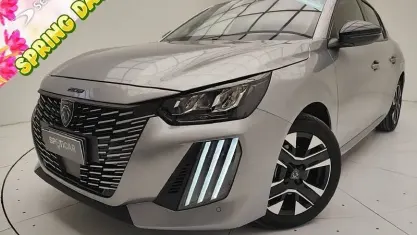 Usata Peugeot 208 Allure 101 CV (74 kW) 2025 Nero Utilitaria