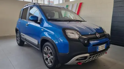 Begagnad Fiat Panda Cross Cross 69 HK (50 kW) 2022 Blå Halvkombi