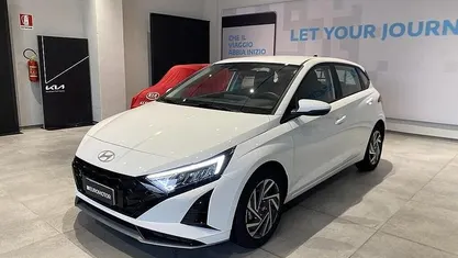 Usata Hyundai i20 84 CV (61 kW) 2023 Bianco Utilitaria