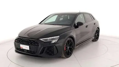 Nero perlato Usata 2022 Audi RS3 Ambiente Tre volumi | 51.000 € (Buon prezzo)