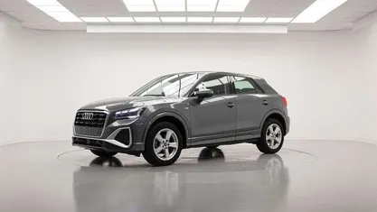 Grigio scuro Usata 2023 Audi Q2 S-Line SUV | 29.990 € (Buon prezzo)