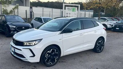 Usata 2024 Opel Grandland X Ultimate SUV | 24.500 € (Buon prezzo)