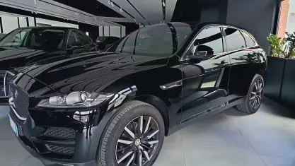 Usata Jaguar F-Pace Portfolio 180 CV (132 kW) 2016 Nero SUV