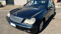 Usata 2002 Mercedes C220 Elegance Tre volumi | 2500 € (Buon prezzo)