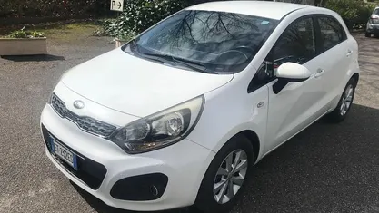 Usata 2013 Kia Rio Active Berlina | 4900 € (Buon prezzo)
