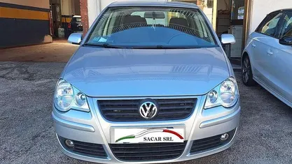 Argento Usata 2008 VW Polo Comfortline Tre volumi | 4000 € (Buon prezzo)