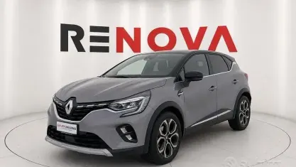 Usata Renault Captur Techno 101 CV (74 kW) 2023 Grigio SUV
