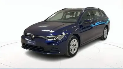 Usata VW Golf VII Life 115 CV (84 kW) 2021 Blu pastello Utilitaria