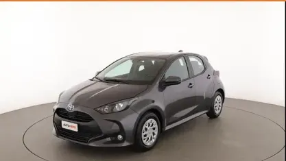 Usata Toyota Yaris Active 116 CV (85 kW) 2023 Grigio Utilitaria