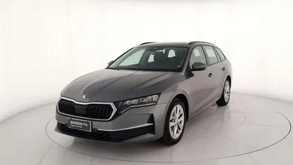 Grigio metallizzato Usata 2024 Skoda Octavia Selection Station wagon | 27.300 € (Buon prezzo)