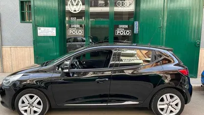 Other Usata 2015 Renault Clio IV Dynamique Tre volumi | 5899 € (Buon prezzo)