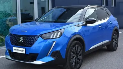 Nero Usata 2023 Peugeot e-2008 GT SUV | 19.900 € (Buon prezzo)