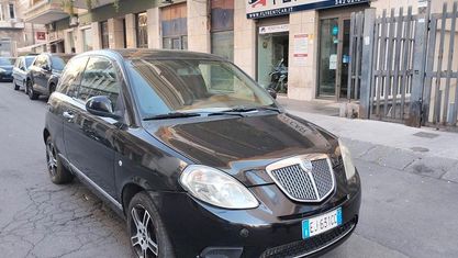 Usata Lancia Ypsilon 75 CV (55 kW) 2011 Nero Utilitaria