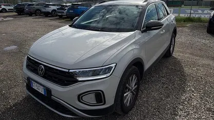 Usata VW T-Roc Life 110 CV (80 kW) 2024 Nero SUV
