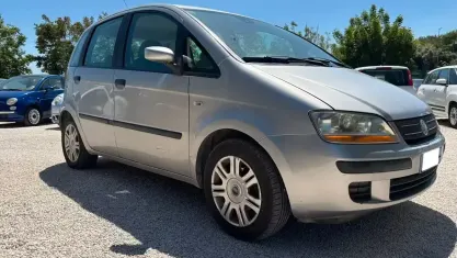 Usata Fiat Idea 95 CV (69 kW) 2005 Grigio Monovolume
