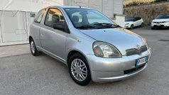 Argento Usata 2000 Toyota Yaris Sol Tre volumi | 1500 € (Ottimo prezzo)