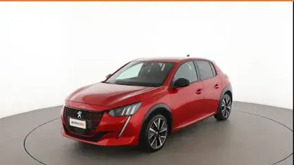 Usata Peugeot e-208 GT 100 kW (136 CV) 2022 Rosso Utilitaria