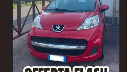 Usata Peugeot 107 68 CV (50 kW) 2009 Rosso Utilitaria