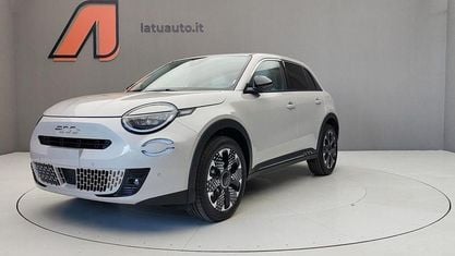 Usata Fiat 600 La Prima 110 CV (80 kW) 2025 Beige SUV
