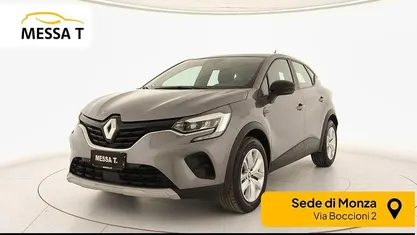 Begagnad Renault Captur Zen 101 HK (74 kW) 2023 Grå SUV