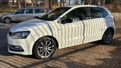 Bianco Usata 2015 VW Polo Tre volumi | 3990 € (Buon prezzo)