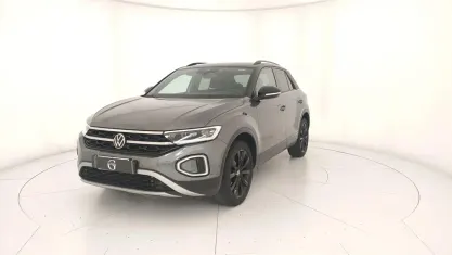 Usata VW T-Roc Style 150 CV (110 kW) 2023 Grigio SUV