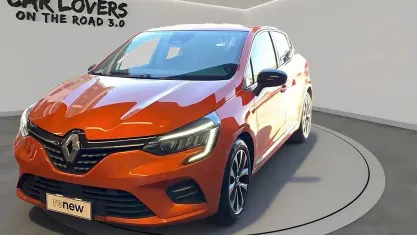 Usata Renault Clio Techno 101 CV (74 kW) 2023 Arancione Utilitaria